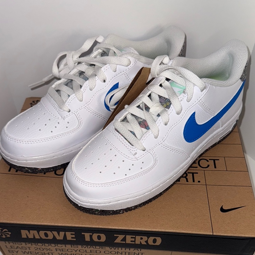 Nike Air Force 1 LV8 big kids 5.5